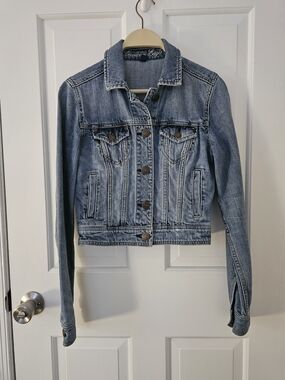 American Eagle Outfitters Medium Wash Denim Jacket - Light Blue